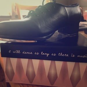 Bloch Size 1 Youth Tap Shoes